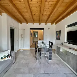 Near Train Station Luxury House 5 Beds Apartment